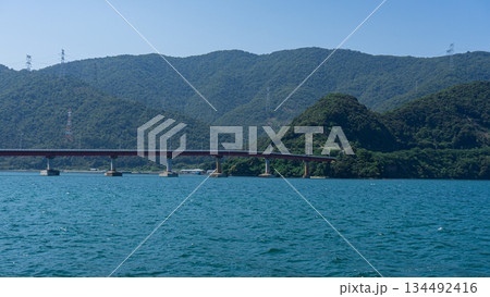 島へ架かる海の橋 134492416