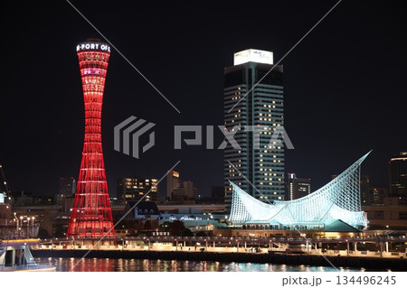 ライトアップされたポートタワー 134496245