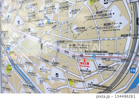 東京都千代田区飯田橋駅周辺の案内地図 134496261
