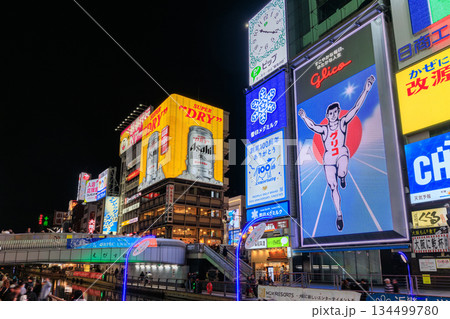 大阪の夜の道頓堀 134499780