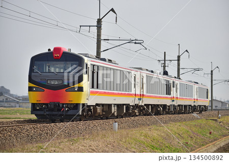 奥羽本線 大久保-羽後飯塚 JR東日本 キハ40系(秋田) リゾートしらかみ 奥羽本線 大久保-羽後飯塚 JR東日本 キハ40系(秋田) リゾートしらかみ 134500892