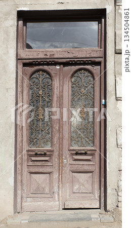 medieval door, old door 134504861