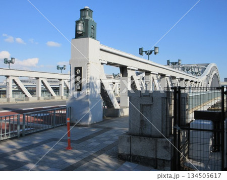 隅田川にかかる白髭橋 134505617