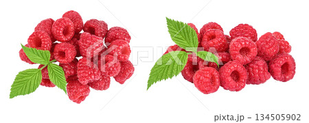 Ripe raspberries with leaf isolated on a white background. Top view. Flat lay 134505902