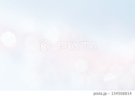 淡い水色ブルーグレー　ふんわり玉ボケグラデーション背景テクスチャー素材 134508814