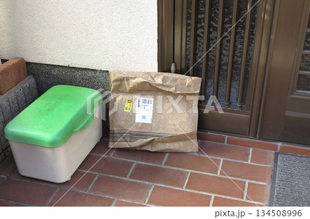 置き配　玄関前　便利　合理化 134508996