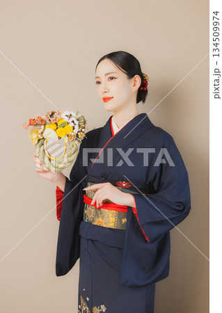 着物を着た女性 着物を着た女性 134509974
