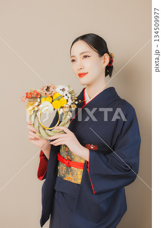 着物を着た女性 134509977