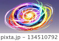 螺旋状に渦巻く抽象的な背景 134510792