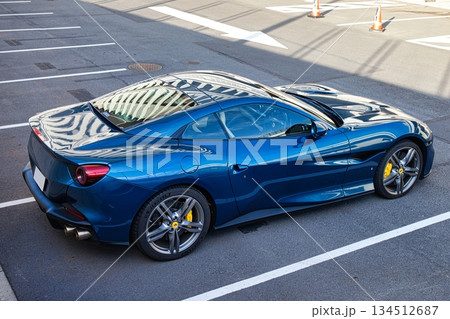 イタリア製のスポーツカー 134512687