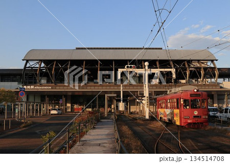 高知駅を発車する元名鉄車 134514708