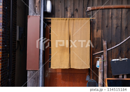 The curtain-like fabric that hangs in front of traditional Japanese restaurants and shops not only serves as a signboard, but holds a larger meaning, The curtain-like fabric that hangs in front of traditional Japanese restaurants and shops not only serves as a signboard, but holds a larger meaning, 134515184