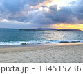 美しい海岸の夕焼け 134515736