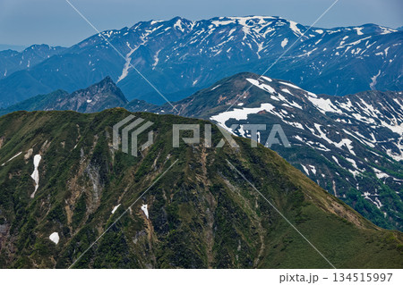 谷川連峰・茂倉岳稜線から見る武能岳と大源太山・七ツ小屋山・巻機山 谷川連峰・茂倉岳稜線から見る武能岳と大源太山・七ツ小屋山・巻機山 134515997
