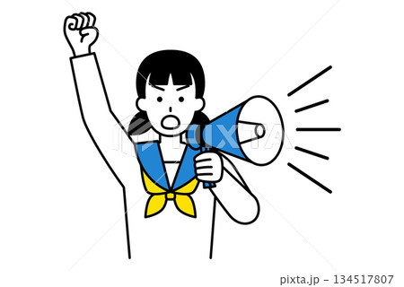 拡声器で抗議する女子学生 134517807