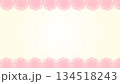 エレガントなピンクの花のフレーム 134518243