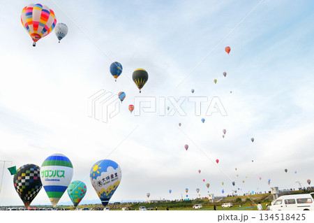 熱気球・バルーン 134518425