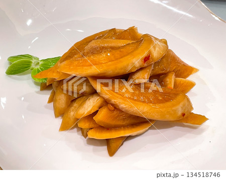 中国料理の前菜 酱萝卜条(大根の醤油漬け) 中国料理の前菜 酱萝卜条(大根の醤油漬け) 134518746