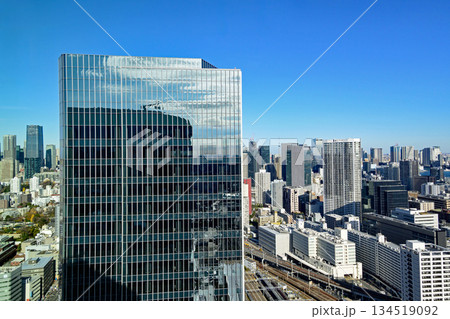東京都港区 高輪ゲートウェイシティ ニュウマン高輪 28階 山吹の庭からスカイツリー方面 東京都港区 高輪ゲートウェイシティ ニュウマン高輪 28階 山吹の庭からスカイツリー方面 134519092