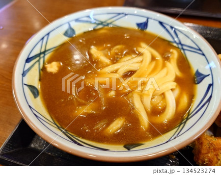 うどん専門店のカレーうどん 134523274