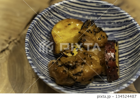 鳥肉とさつまいもの甘辛煮 鳥肉とさつまいもの甘辛煮 134524487