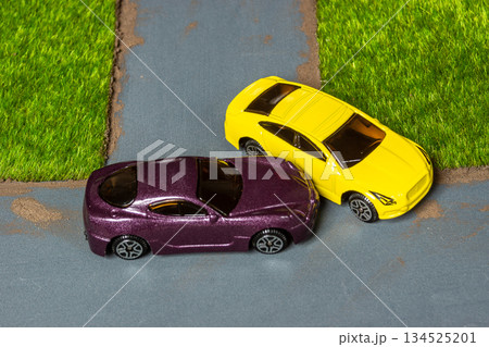 交差点で一時不停止の車との衝突事故 交差点で一時不停止の車との衝突事故 134525201