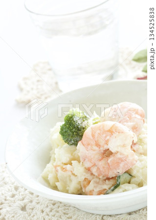 海老とポテトサラダ 海老とポテトサラダ 134525838