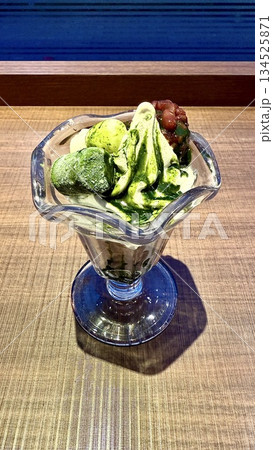 抹茶と小豆のパフェ 134525871