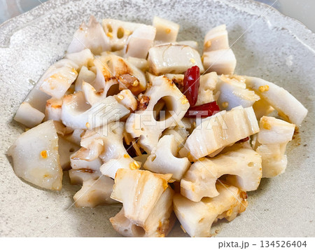 中国家庭料理・糖醋莲藕（レンコンの甘酢炒め） 134526404