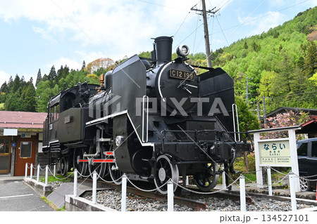 信州中山道 奈良井宿の蒸気機関車C12 134527101