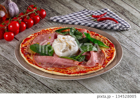 Pizza with mortadella and burrata 134528005