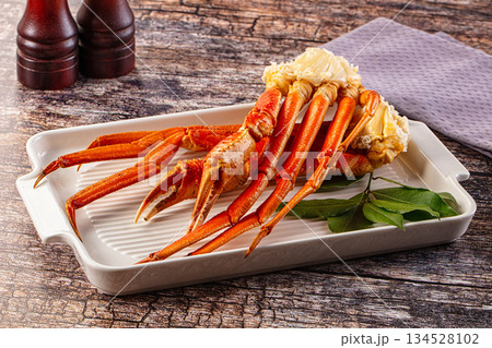 Steamed delicous red crab legs Steamed delicous red crab legs 134528102