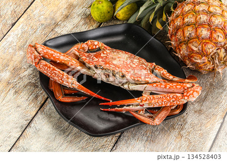 Seafood cuisine -delicous steamed crabs 134528403