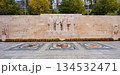 バスティオン公園にある宗教改革記念碑の彫像 ジュネーブ、ジュネーブ州、スイス バスティオン公園にある宗教改革記念碑の彫像 ジュネーブ、ジュネーブ州、スイス 134532471