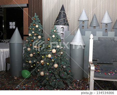 Christmas tree with Christmas tree toys Christmas tree with Christmas tree toys 134534866