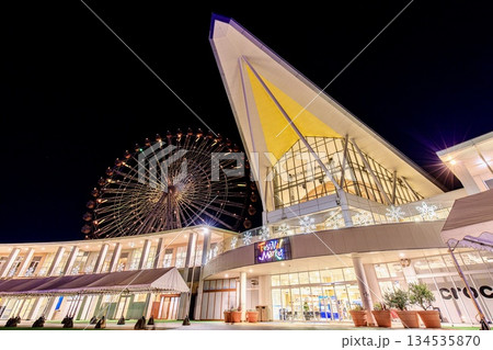 蒲郡市、ラグーナテンボスの夜景（フェスティバルマーケット） 134535870