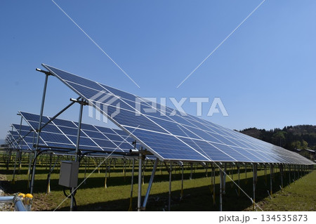 ソーラーパネル 自然エネルギー 134535873