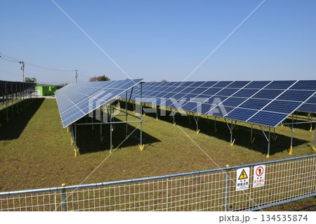 ソーラーパネル 自然エネルギー ソーラーパネル 自然エネルギー 134535874