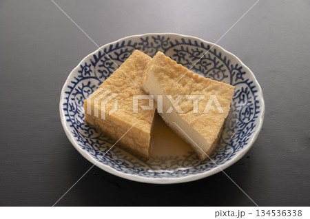 熱々おでん厚揚げ 134536338