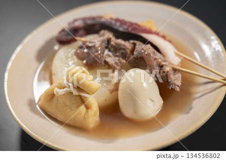 熱々おでん盛り合わせ 134536802