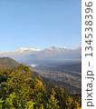 ネパール・ポカラのサランコット展望台からの山岳風景 134538396