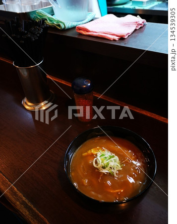 立ち食いそば屋さんのカレー蕎麦 134539305
