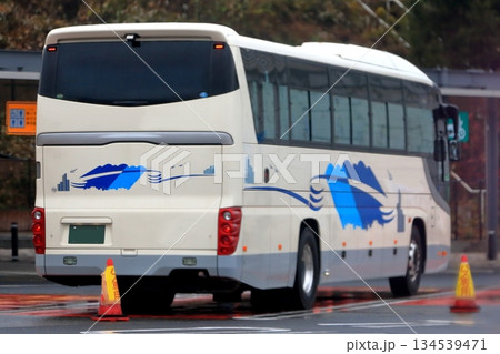 大型観光バス 大型観光バス 134539471