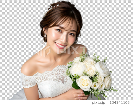 ブーケを持つ笑顔の花嫁 明るいブライダルイメージ(背景透過) ブーケを持つ笑顔の花嫁 明るいブライダルイメージ(背景透過) 134541103