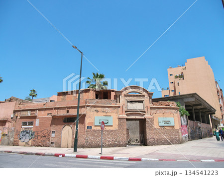 モロッコ　マラケシュの市街地　5月 134541223