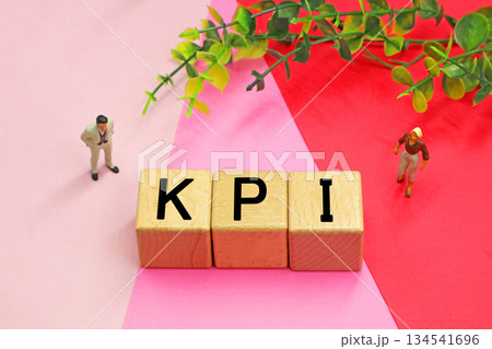 重要業績評価指標　KPIと書かれた素材 134541696