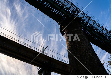 毛渡沢橋梁と青空の交差構図 毛渡沢橋梁と青空の交差構図 134544818
