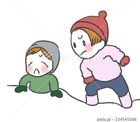 大雪で雪道にはまって苦労する子供達 134545386