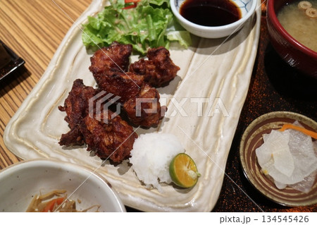 フライドチキン からあげ 鶏の唐揚 134545426
