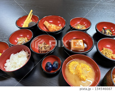 羽黒山で味わう地産地消の精進料理 羽黒山で味わう地産地消の精進料理 134546087